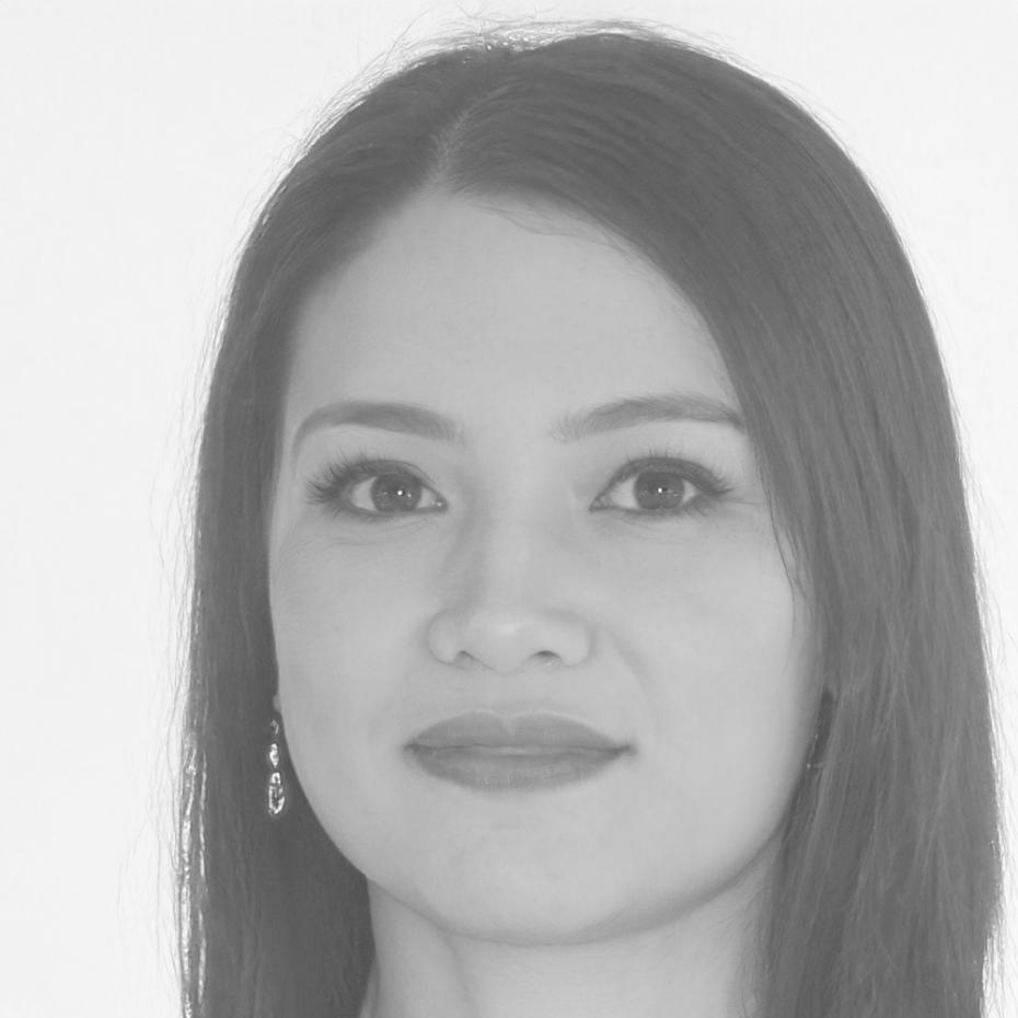 Dr. Sarah Weber - Leitende Finanzberaterin