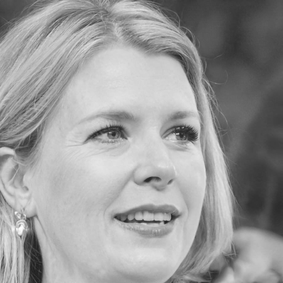 Prof. Maria Schmidt - Finanzstrategin